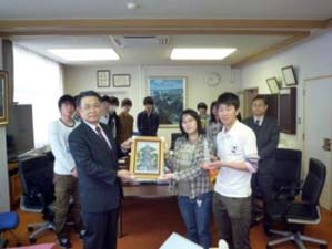 130409n_v5.jpg