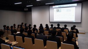 131002kigyokengaku1.jpg